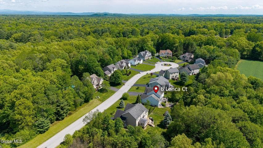 6 Lenca Court, Wilton, NY, photo 3