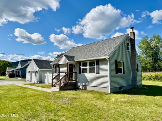 18 3rd Avenue, Hadley, NY, photo 2