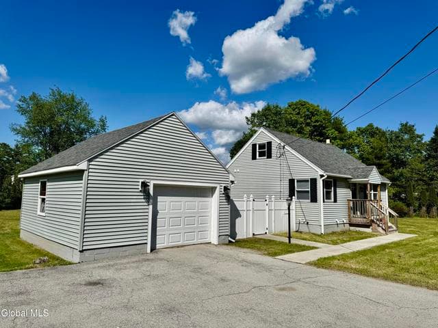 18 3rd Avenue, Hadley, NY, photo 4