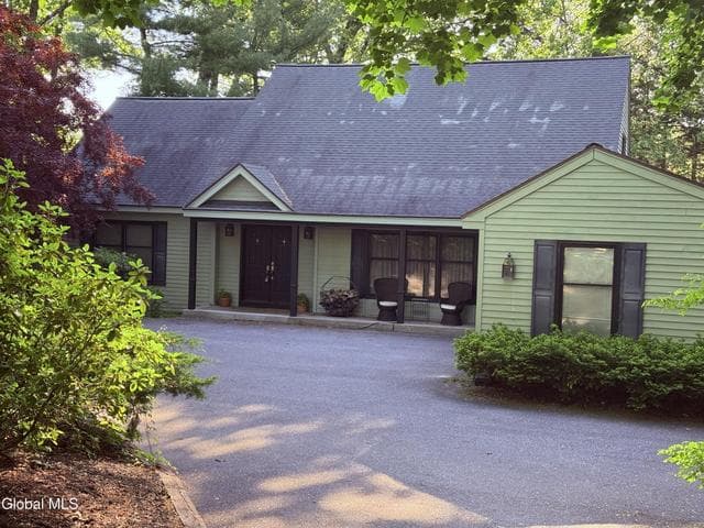 10 Longwood Drive, Saratoga Springs, NY, photo 1