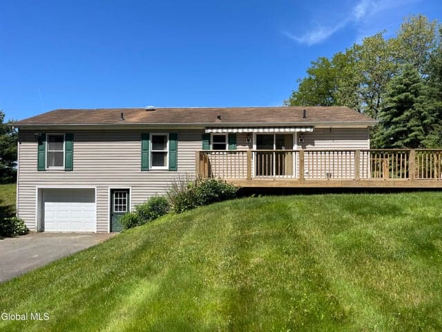7 Warren Lane, Schaghticoke, NY, photo 3
