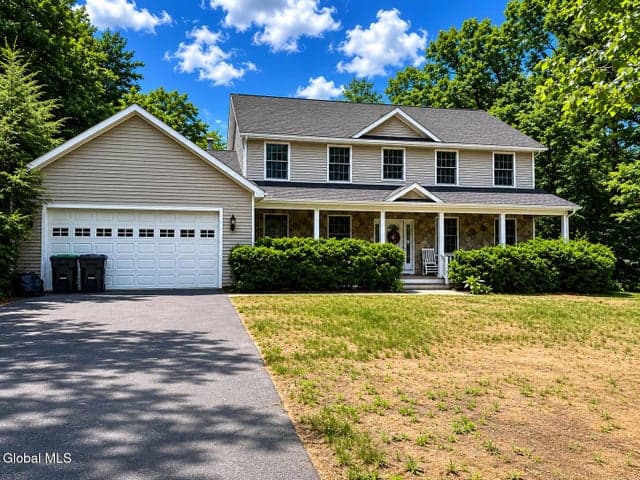 3 Hillcrest Lane, Wilton, NY, photo 1