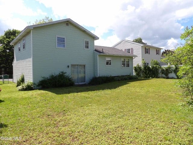 30 Donegal Avenue, Troy, NY, photo 3