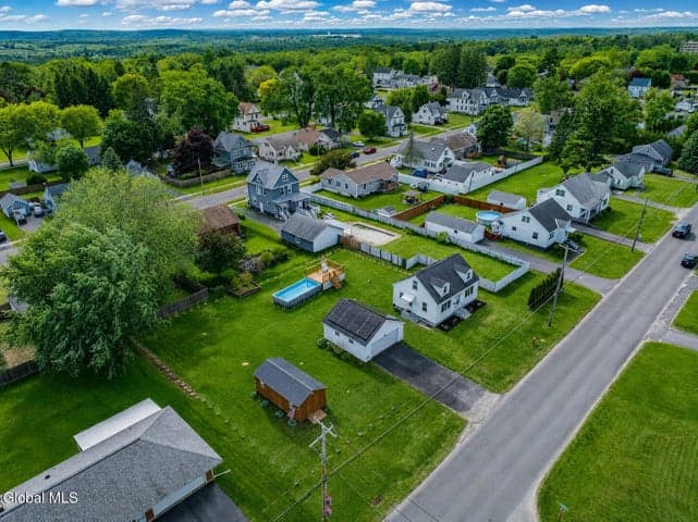 90 Clizbe Avenue, Amsterdam, NY, photo 3
