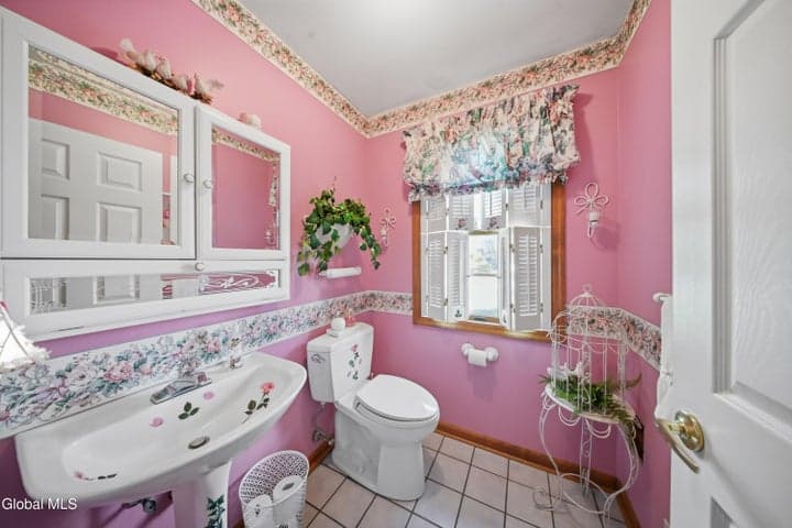 11 Bridgewood Lane, Watervliet, NY, photo 4