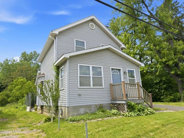 189 River Road, Bethlehem, NY