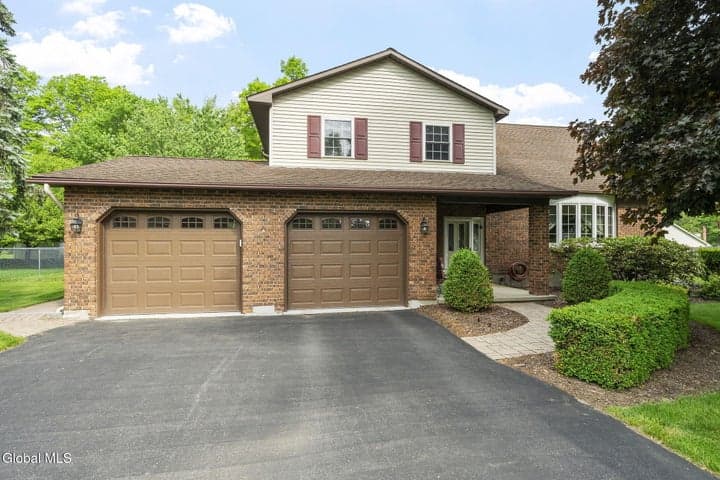 4 Smith Lane, Voorheesville, NY, photo 2