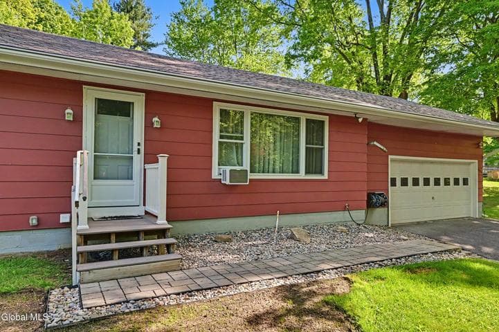 206 Hillview Road, Gloversville, NY, photo 4