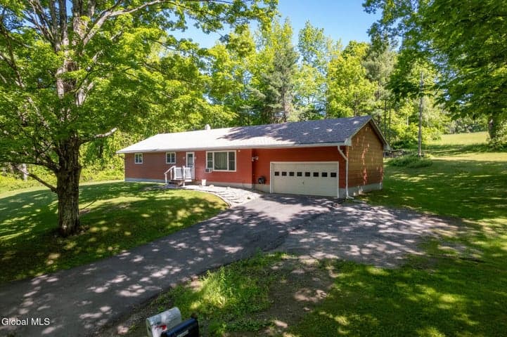 206 Hillview Road, Gloversville, NY, photo 2