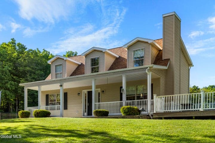 206 N Lake Avenue, Brunswick, NY