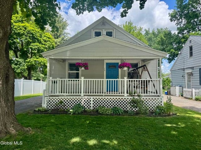 13 Knickerbocker Road, Scotia, NY, photo 1