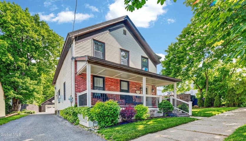 19 W Montgomery Street, Johnstown, NY, photo 1