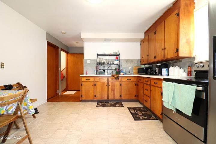 828 Harrison Avenue, Schenectady, NY, photo 5