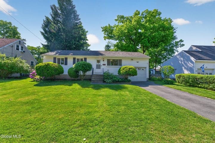 57 Fuller Terrace, Colonie, NY, photo 2