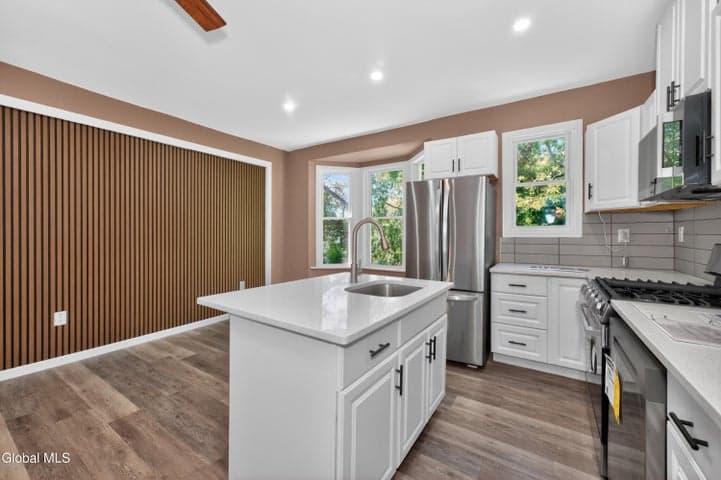 144 S Hawk Street, Albany, NY, photo 2