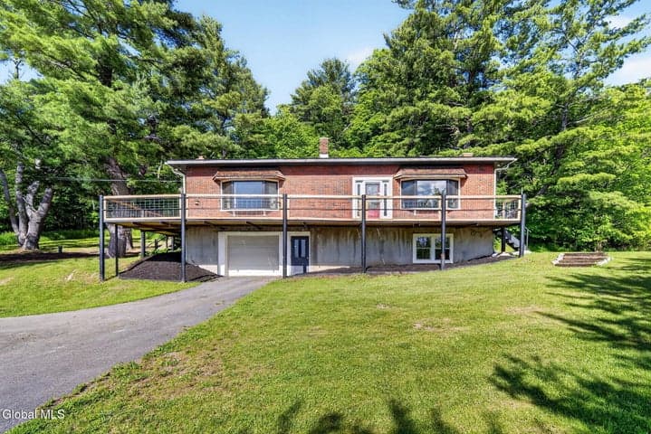 306 Spicer Road, Hoosick, NY