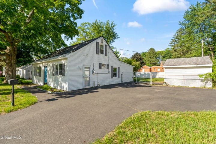 1054 Outer Drive, Schenectady, NY, photo 2