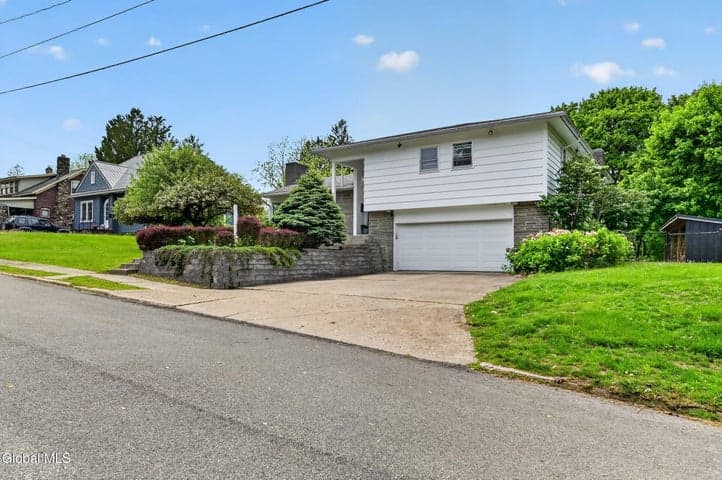 22 Phillips Avenue, Canajoharie, NY, photo 1