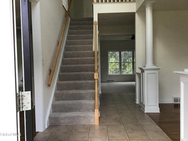 10 Reynolds Court, Bethlehem, NY, photo 2