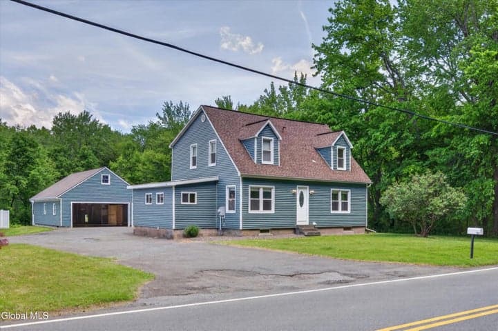 162 Clamsteam Road, Halfmoon, NY, photo 1