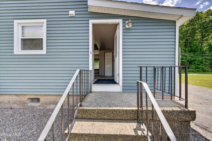 162 Clamsteam Road, Halfmoon, NY, photo 2
