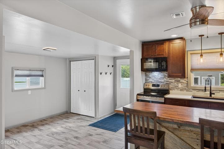 162 Clamsteam Road, Halfmoon, NY, photo 5