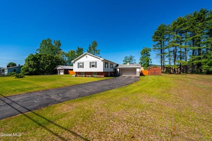 10 Merritt Road, Queensbury, NY, photo 2