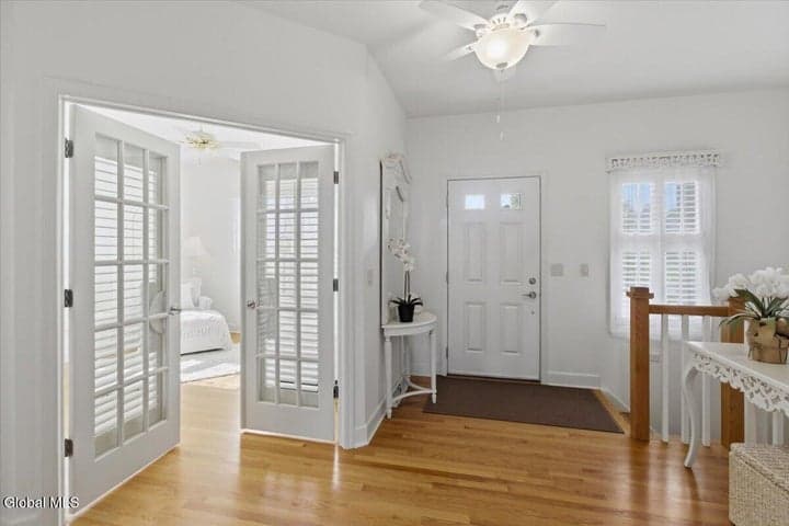 2 Camden Court, Halfmoon, NY, photo 5