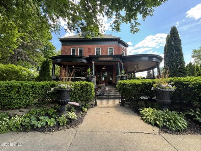 72 Union Avenue, Saratoga Springs, NY, photo 1