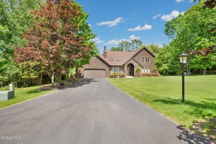 3 Hickory Lane, Sand Lake, NY, photo 4