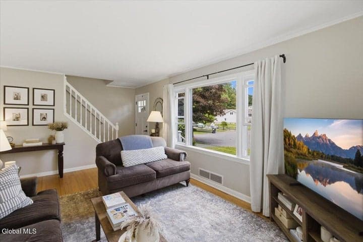 33 Glennon Road, Colonie, NY, photo 3