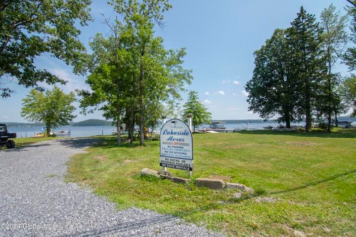 24 Locust Road, Malta, NY, photo 2