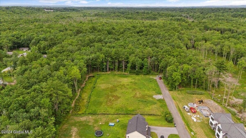 24 Locust Road, Malta, NY, photo 5