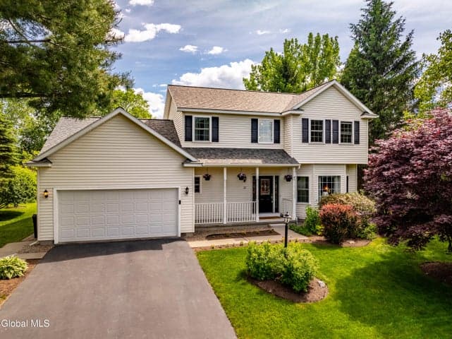 22 Blue Jay Way, Clifton Park, NY