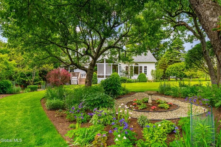 22 Blue Jay Way, Clifton Park, NY, photo 3