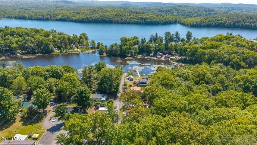 12 Whitney Drive, Nassau, NY, photo 3