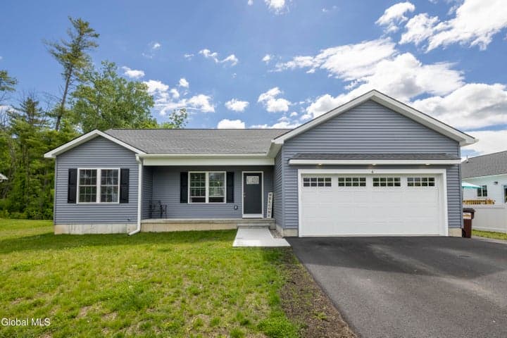 4 Alexander Way, Hudson Falls, NY, photo 3