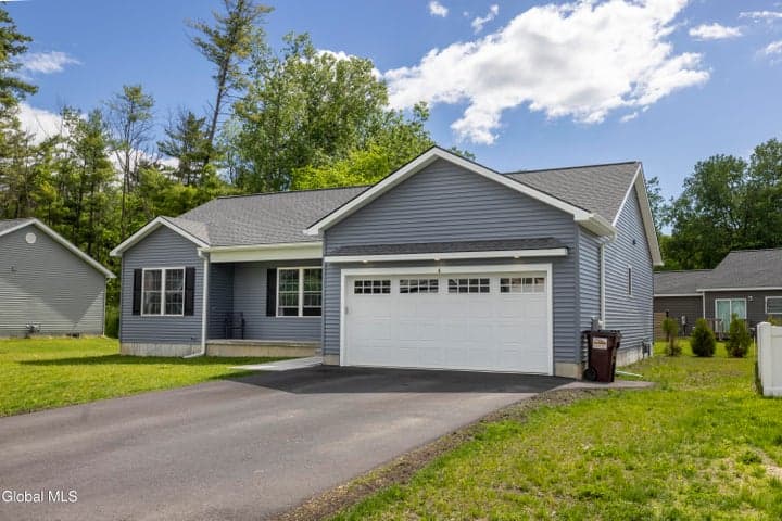 4 Alexander Way, Hudson Falls, NY, photo 4