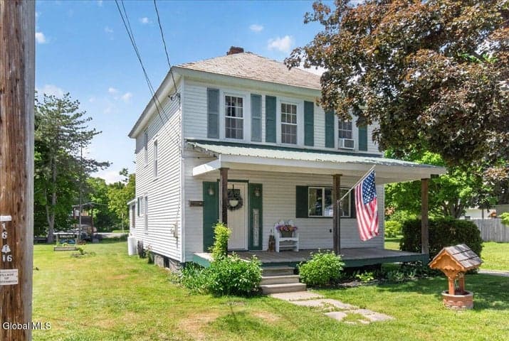 45 Van Ness Avenue, Greenwich, NY, photo 1