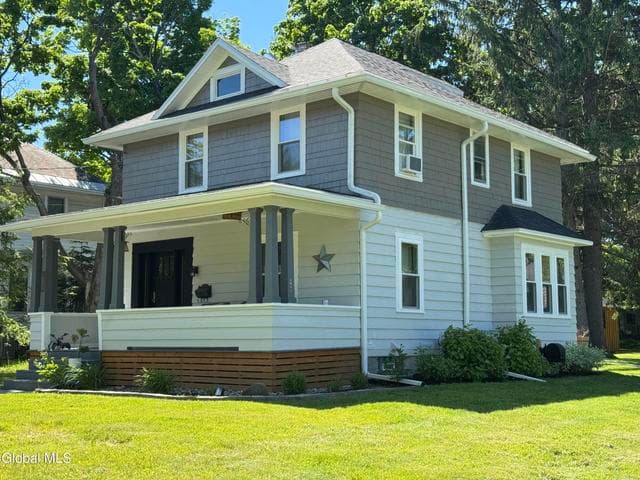 18 Herber Avenue, Bethlehem, NY, photo 1