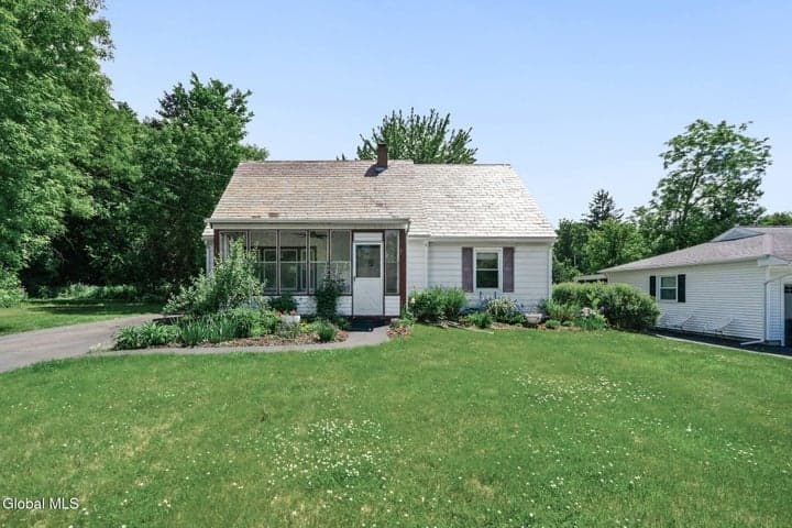 4 W Avenue B, North Greenbush, NY, photo 2