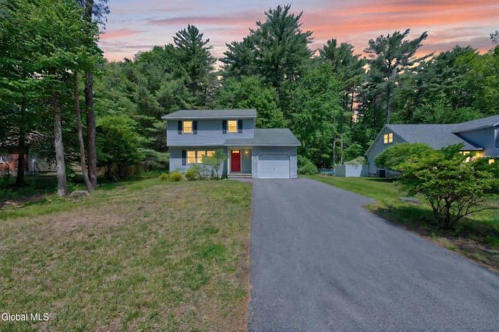 11 Plum Poppy S, Malta, NY, photo 2