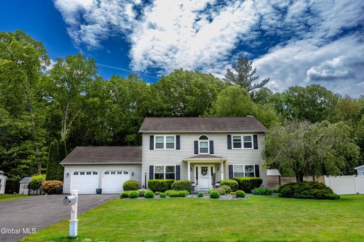 106 Pheasant, Schenectady, NY