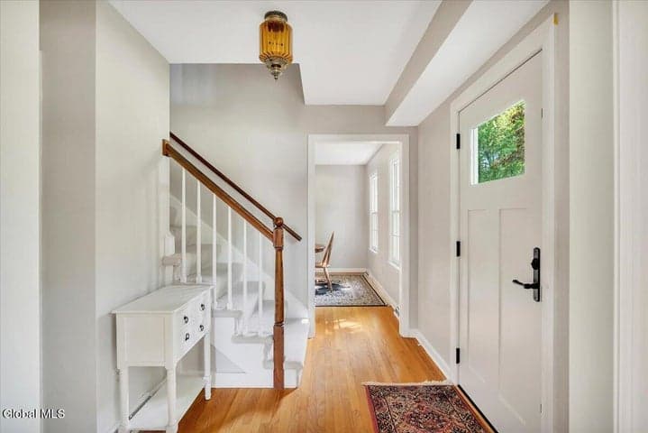 16 Longwood Drive, Bethlehem, NY, photo 4
