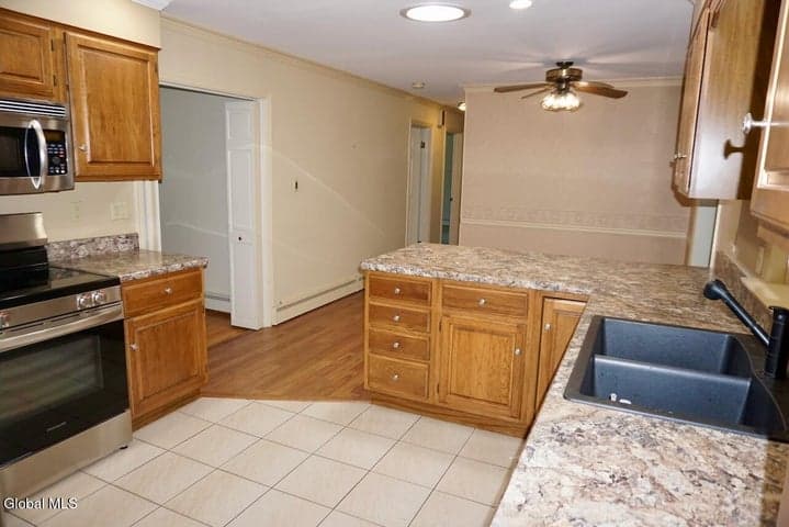 12 Wheeler Drive, Glenville, NY, photo 5