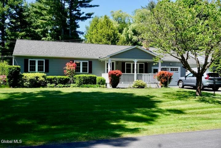 12 Wheeler Drive, Glenville, NY