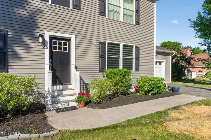 3174 E Lydius Street, Guilderland, NY, photo 3