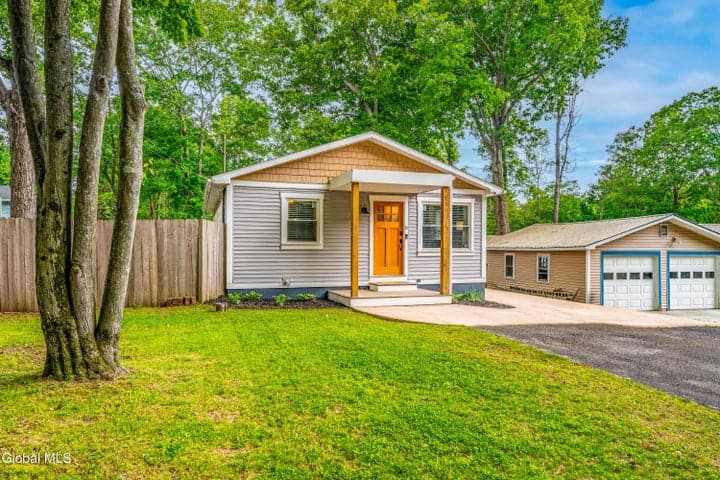 8 Cove Street, Kinderhook, NY, photo 2