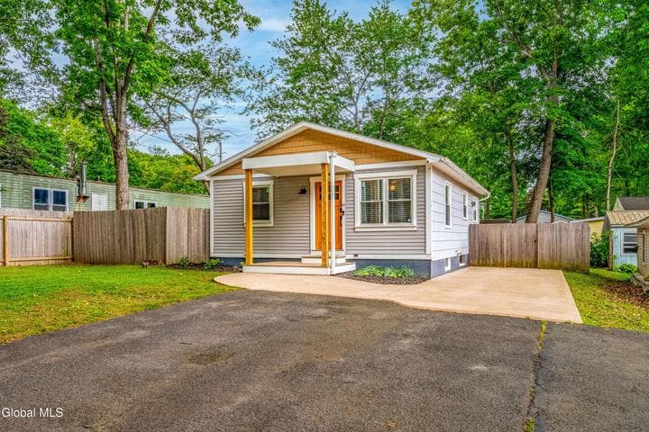 8 Cove Street, Kinderhook, NY, photo 4