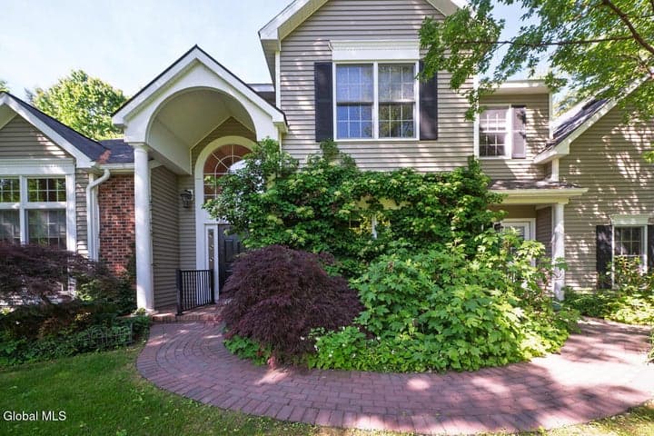 22 E Claremont Drive, Voorheesville, NY, photo 3